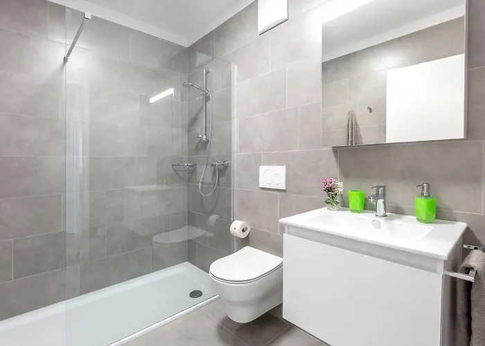 Loctowers A4-3-3 By Interhome 洛迦诺