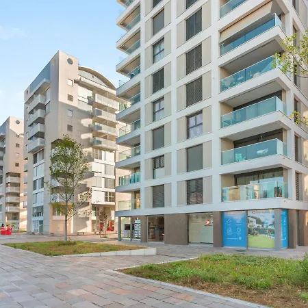 Loctowers A4-3-3 By Interhome Λοκάρνο